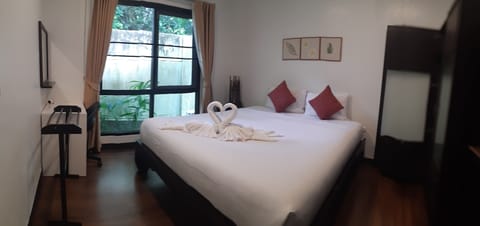 Deluxe Room | In-room safe, rollaway beds, free WiFi, bed sheets