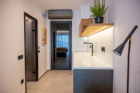 Junior Suite | Private kitchen | Fridge, electric kettle