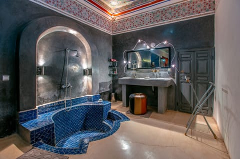 Grand Room | Bathroom