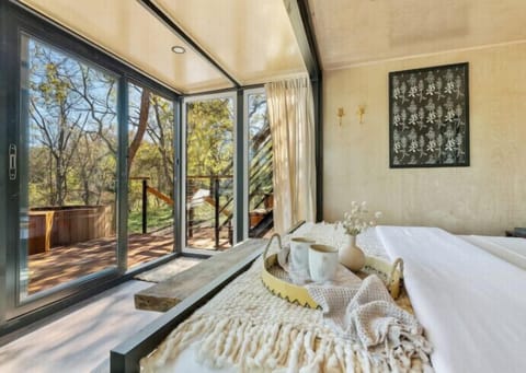 Luxury Cabin, Garden Area | Premium bedding, individually decorated, individually furnished