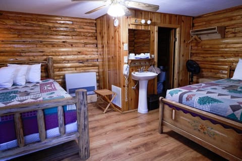Cabin, Multiple Beds | Free WiFi, bed sheets