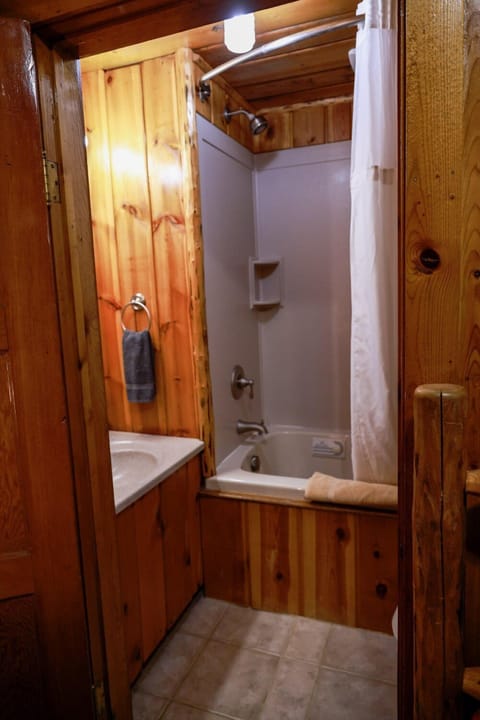 Cabin, 1 Queen Bed | Bathroom | Hair dryer, towels, soap, shampoo