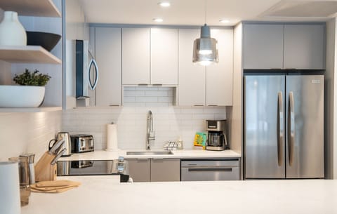 Condo | Private kitchen | Full-size fridge, microwave, oven, stovetop