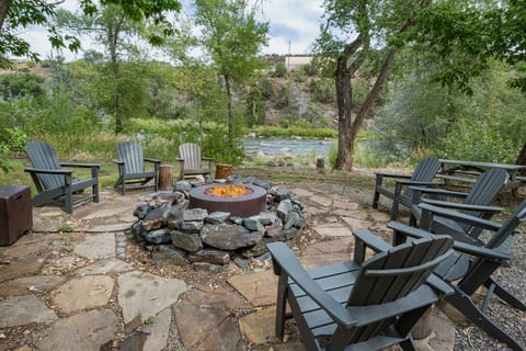 Gas Fire Pit (3 bedroom cabin)
