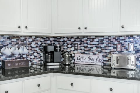 Everyone needs a good cup of coffee on vacation, so we provide a Keurig Duo so you can choose either a full pot of coffee or just a single cup.