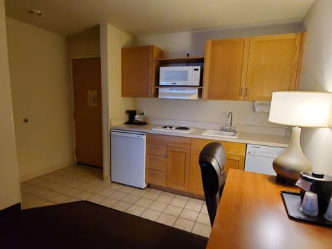 Suite, 1 Bedroom, Non Smoking | Desk, blackout drapes, iron/ironing board, free cribs/infant beds