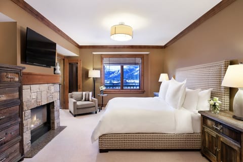 Room, 4 Bedrooms, Non Smoking (The Couloir Residence Slopeside) | Premium bedding, down comforters, pillowtop beds, minibar