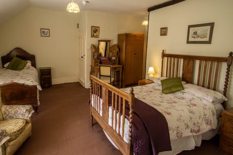 Double or Twin Room | Free WiFi, bed sheets