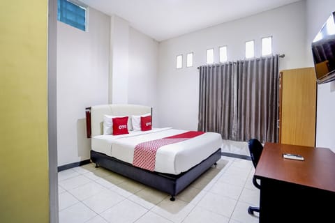 Deluxe Double Room | Desk, laptop workspace, free WiFi, bed sheets