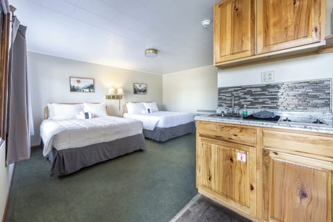 Comfort Quadruple Room, 2 Queen Beds, Kitchenette, Mountain View | Premium bedding, pillowtop beds, desk, free WiFi