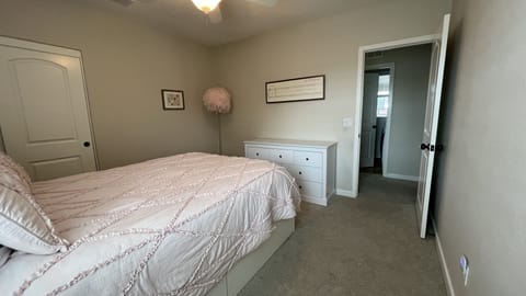 5 bedrooms, WiFi, bed sheets