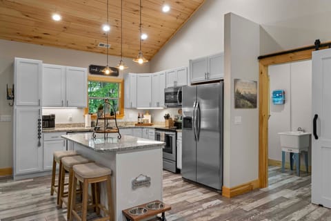 Elevate your culinary experience in the upgraded & well-stocked chef's kitchen!