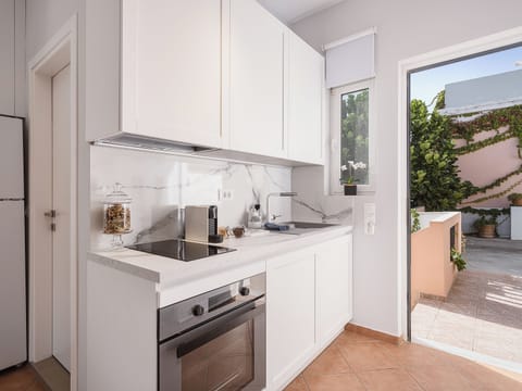 Luxury Studio, Non Smoking, Sea View | Down comforters, memory foam beds, in-room safe, individually decorated