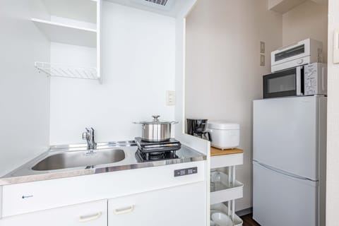 ART NAMBA HIGASHI 6F No Somking | Private kitchen | Fridge, microwave, stovetop, toaster