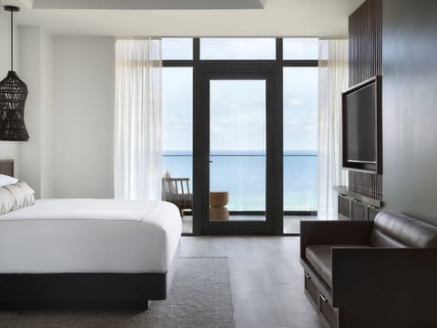 Premium Room, 1 King Bed, Ocean View | Frette Italian sheets, premium bedding, memory foam beds, in-room safe