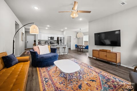 Open concept kitchen, living, & dining!