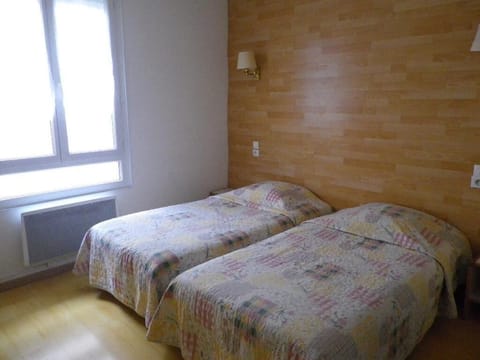 Double or Twin Room | Desk, soundproofing, free WiFi