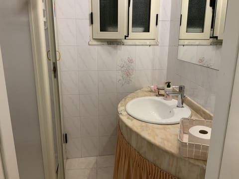 Separate tub and shower, deep soaking tub