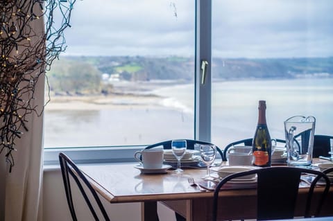 Captains Walk - 4 Bedroom Apartment - Saundersfoot (21184)