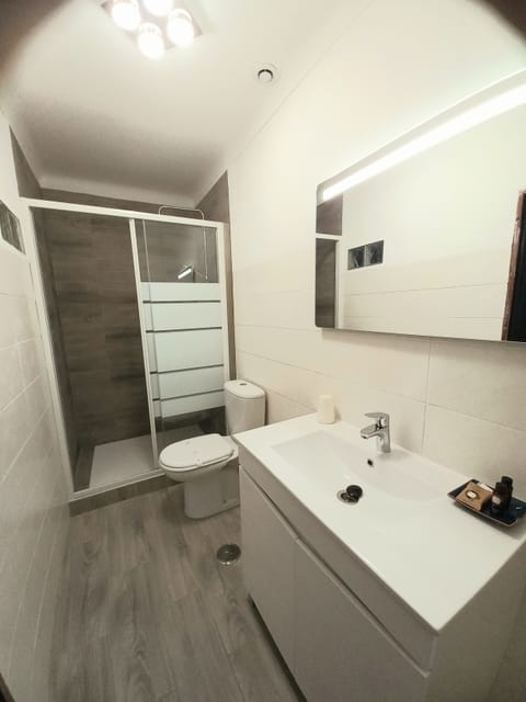 Family Triple Room, 1 Queen Bed, Non Smoking, City View | Bathroom | Hair dryer, bathrobes, towels