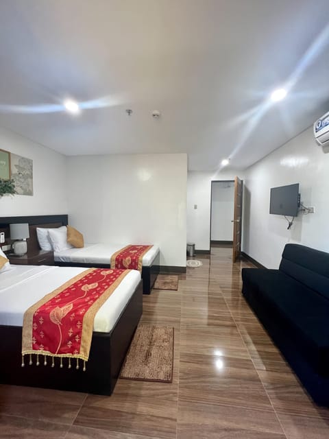 Standard Twin Room, 2 Twin Beds, Non Smoking, Private Bathroom | Laptop workspace, bed sheets