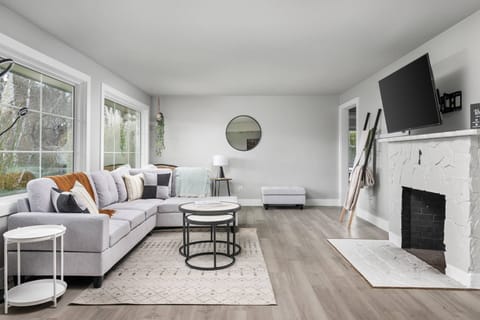 Welcome to the Sulcata Paradise. We hope we get to host you at this charming Southwest Portland rental. Please reach out with any questions.