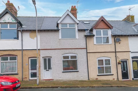 House, Ensuite | Property entrance