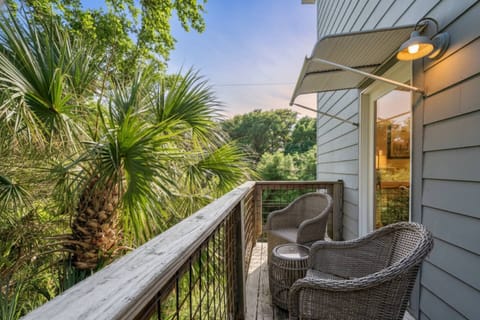 Private second floor balcony in King bedroom