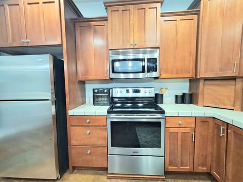 Oven, Microwave, and Toaster Oven