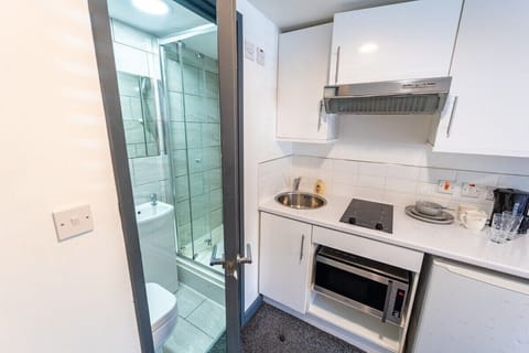 Standard Studio, Ensuite (Studio 3) | Bathroom