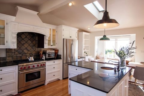 Kitchen fully equipped!