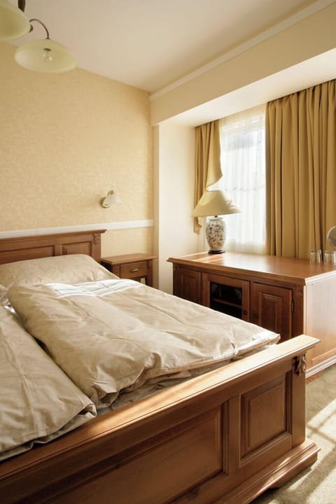 Classic Suite | Desk, laptop workspace, free WiFi, bed sheets