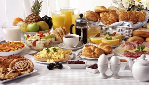 Daily buffet breakfast (INR 800 per person)