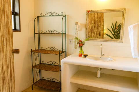 Standard Double or Twin Room | Bathroom | Shower, rainfall showerhead, hair dryer, towels