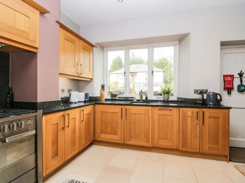 Fridge, dishwasher, electric kettle, toaster