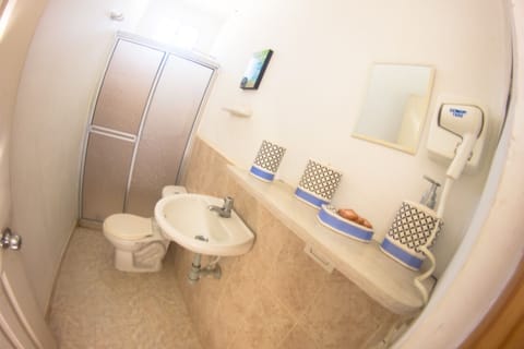 Standard Double Room | Bathroom