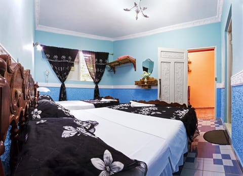 Comfort Triple Room | In-room safe, individually decorated, individually furnished