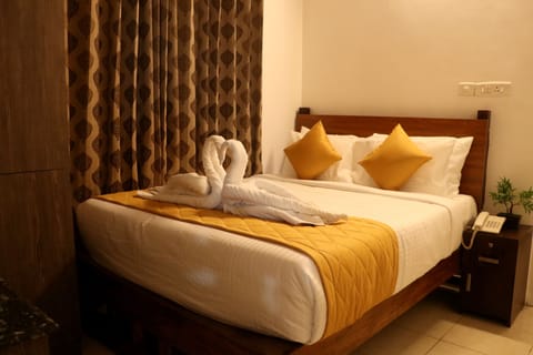 Traditional House | Select Comfort beds, desk, iron/ironing board, free WiFi