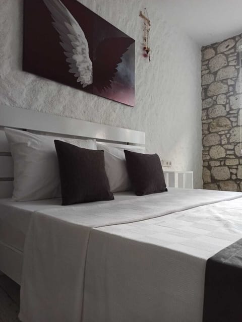 Deluxe Triple Room, Pool Access, Ground Floor | Premium bedding, free WiFi, bed sheets