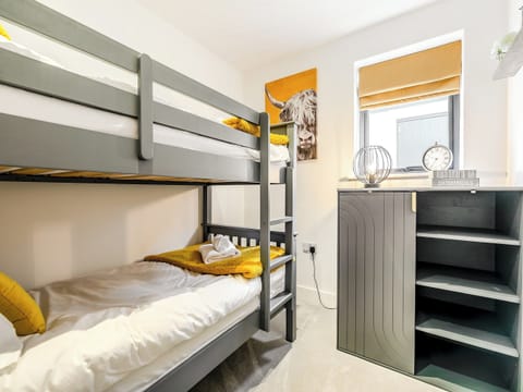 Bunk bedroom | 2 Chi An Mor, Carlyon Bay, near Saint Austell