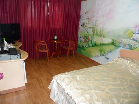 Basic Double Room | Bathroom | Separate tub and shower, deep soaking tub, free toiletries, hair dryer