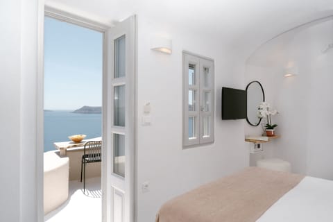 Honeymoon Villa, Jetted Tub, Sea View | 1 bedroom, minibar, individually decorated, individually furnished