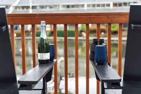 The deck extends over the water's edge. Experience peace and serenity while gazing ducks, herons, egrets and sea birds. 