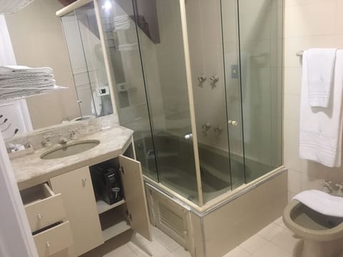 Family Apartment, 2 Bedrooms | Bathroom | Designer toiletries, hair dryer, towels, soap