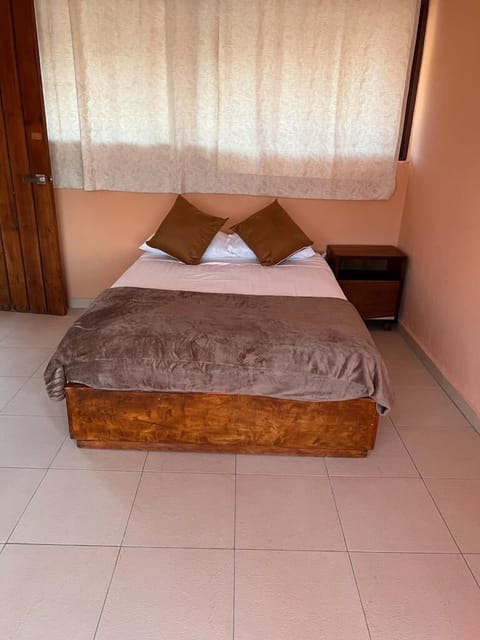 Family Room, 2 Queen Beds | Minibar, free WiFi