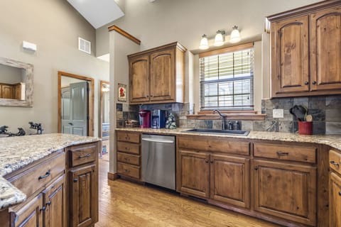 Fully Stocked Kitchen (Main Level)