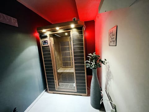 Apartment, 2 Bedrooms, Smoking, Sauna | Sauna