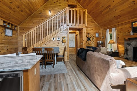 Cabin, Multiple Beds, Hot Tub | Living area | 40-inch TV with digital channels, fireplace