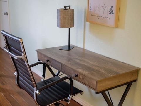 ✨ Stay Connected & Productive: Dedicated desk with high-speed Wi-Fi—perfect for remote work