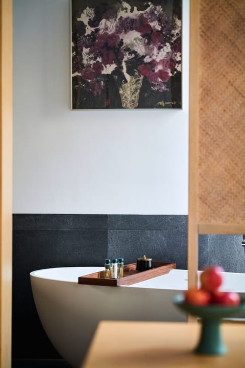 Yinya-Standard King | Bathroom | Separate tub and shower, designer toiletries, hair dryer, bathrobes